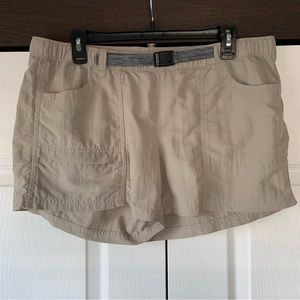 The North Face Women’s Belted Nylon Shorts. Cargo-style Size LG. Hiking, outdoor